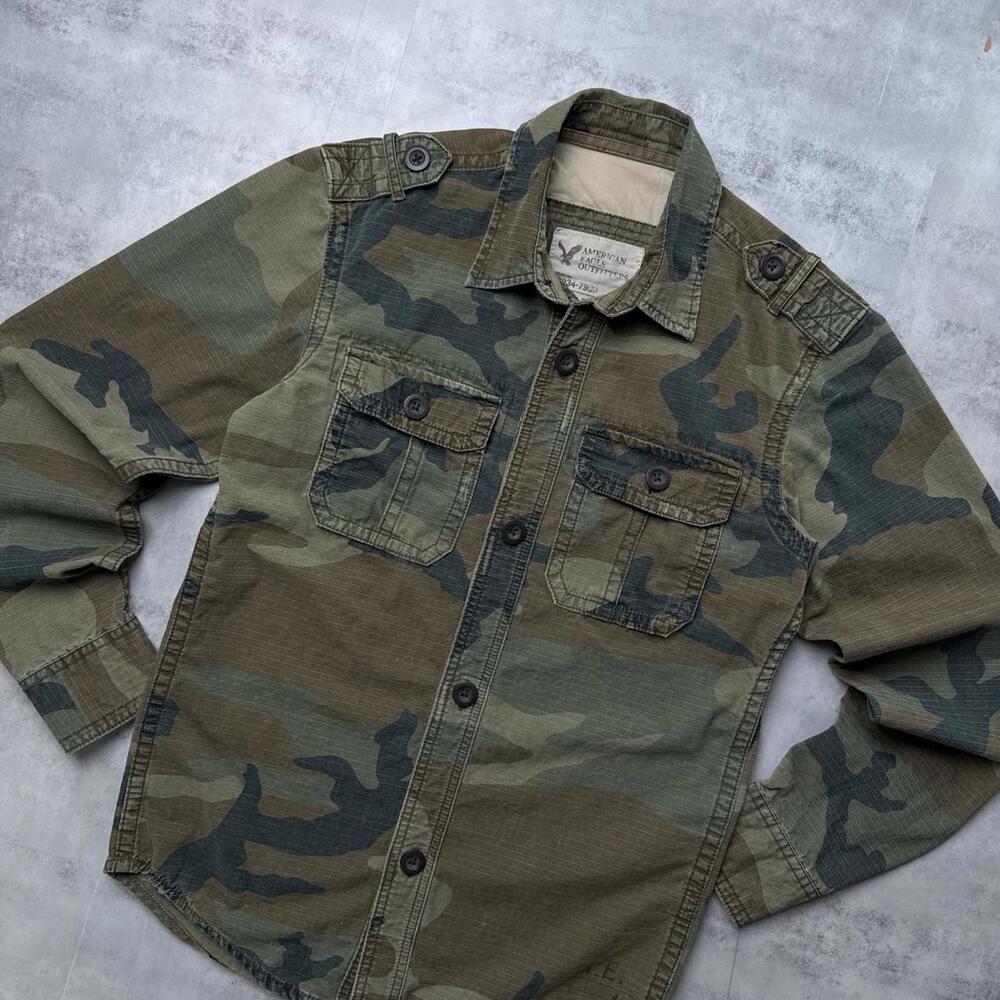 Y2K American Eagle Camo 00s Button Up Shirt - Picture 2 of 7